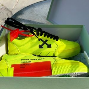 Off White Sneakers Low Vulcanized fluorescent